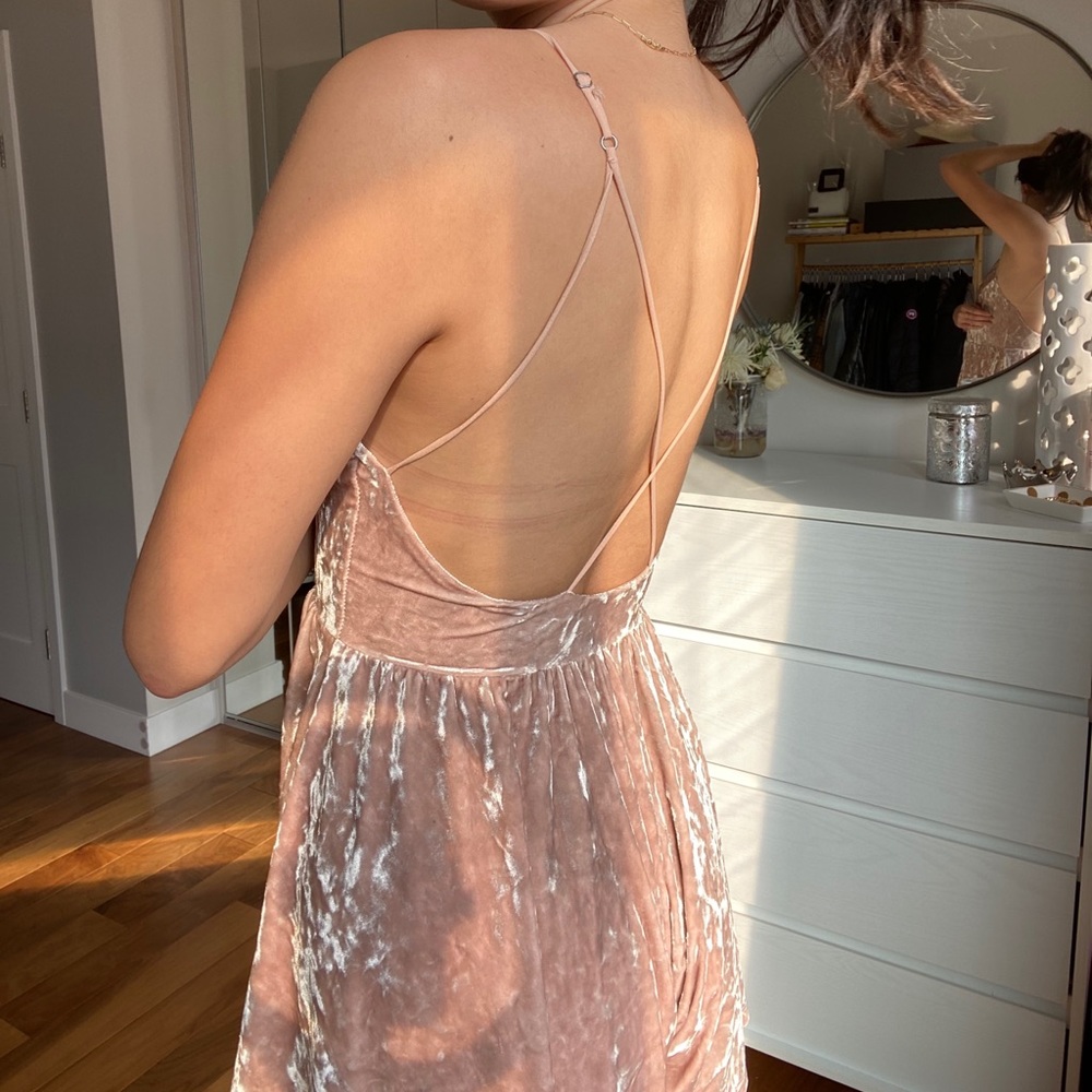 Urban Outfitters: silence & noise velvet romper